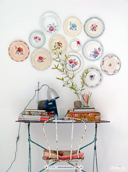 Украшение стен декоративными тарелками фото