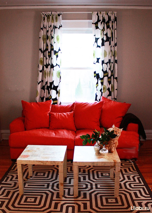 Красный диван в интерьере фото